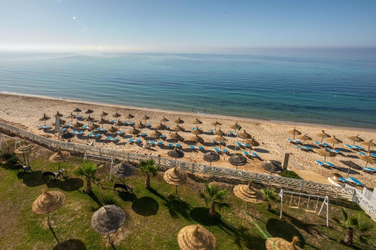 Radisson Blu Resort & Thalasso Hammamet Eksteriør billede The beach of the resort