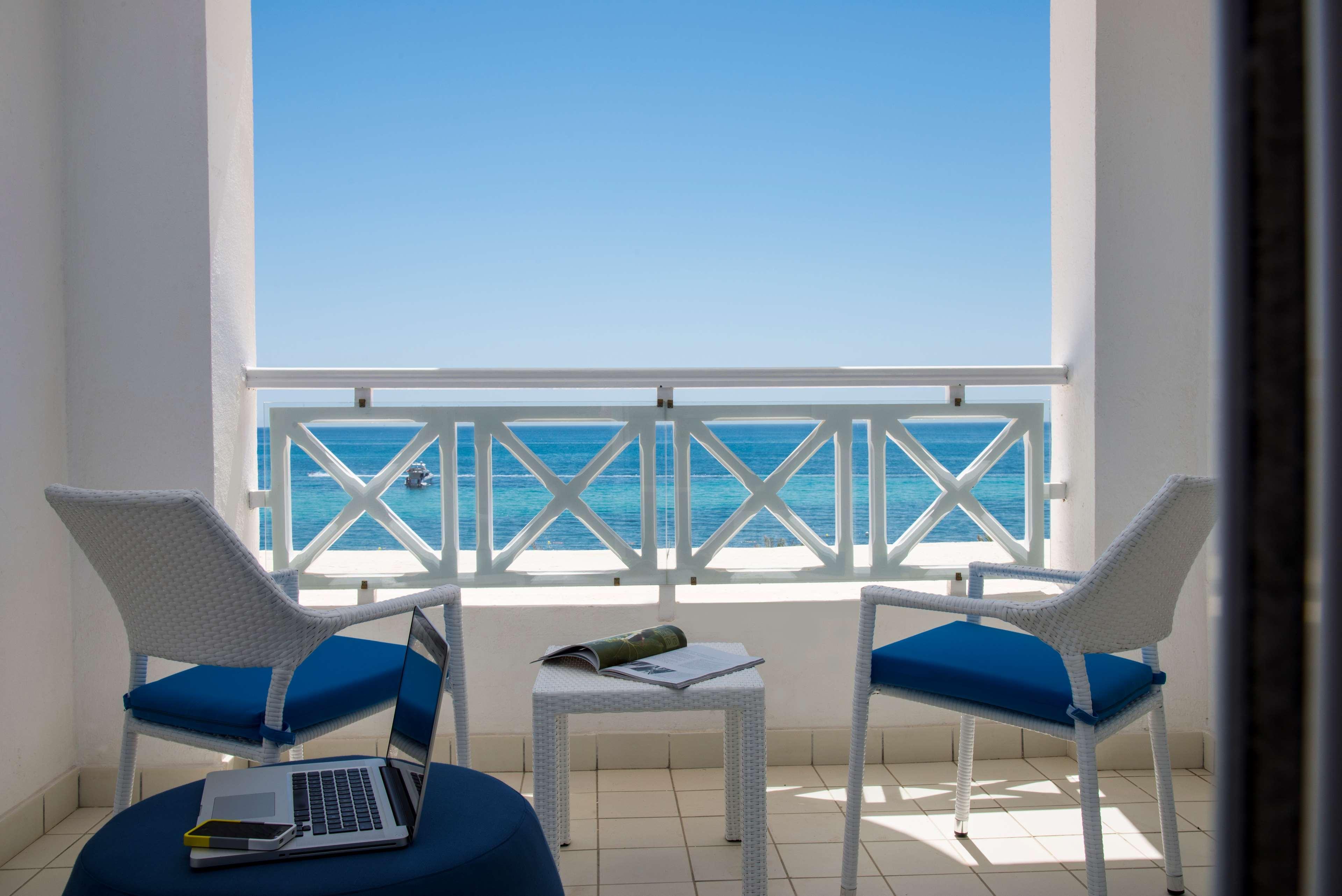 Radisson Blu Resort & Thalasso Hammamet Eksteriør billede Balcony of a room at the Iberostar Grand Hotel Bávaro