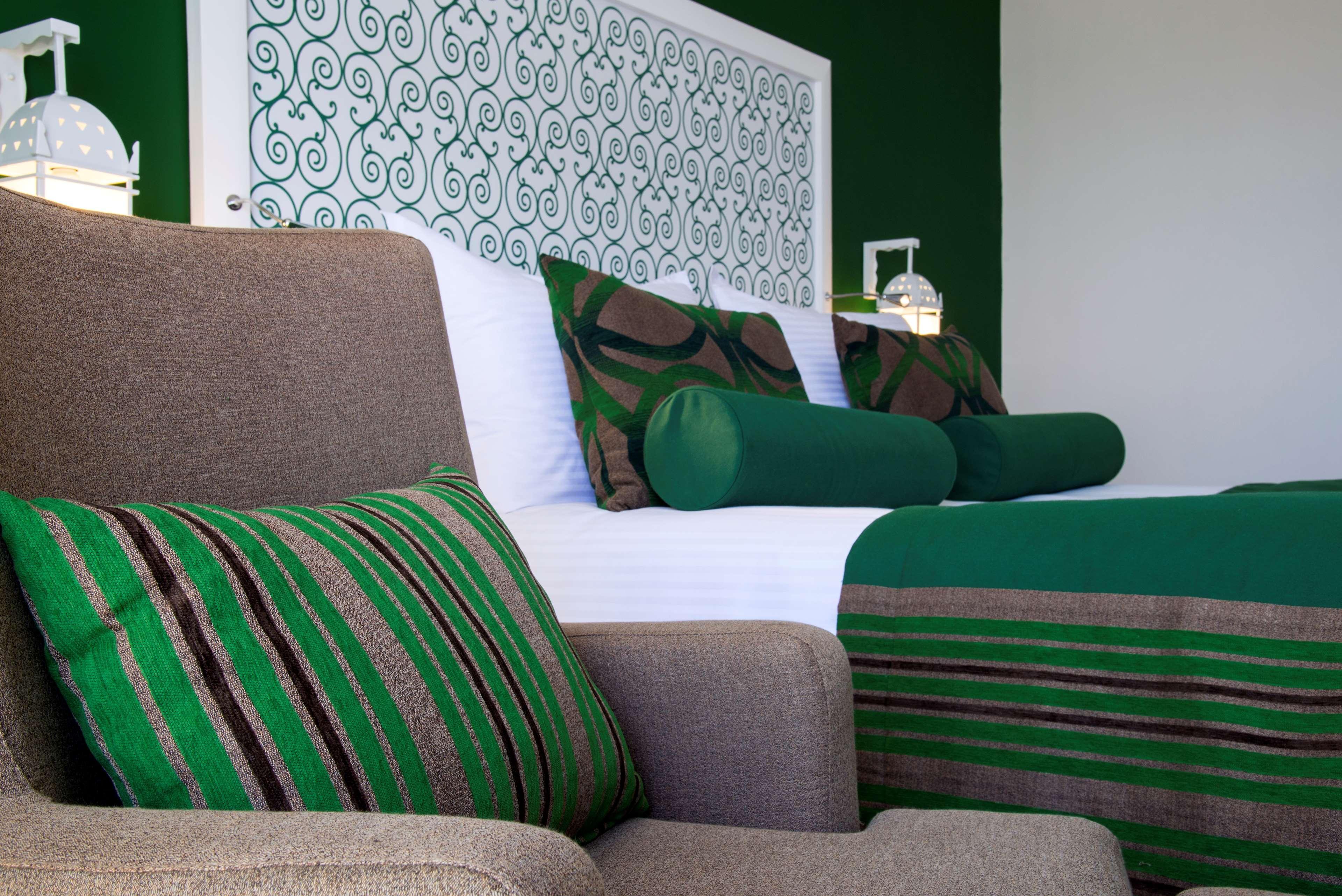 Radisson Blu Resort & Thalasso Hammamet Eksteriør billede A bed with cushions