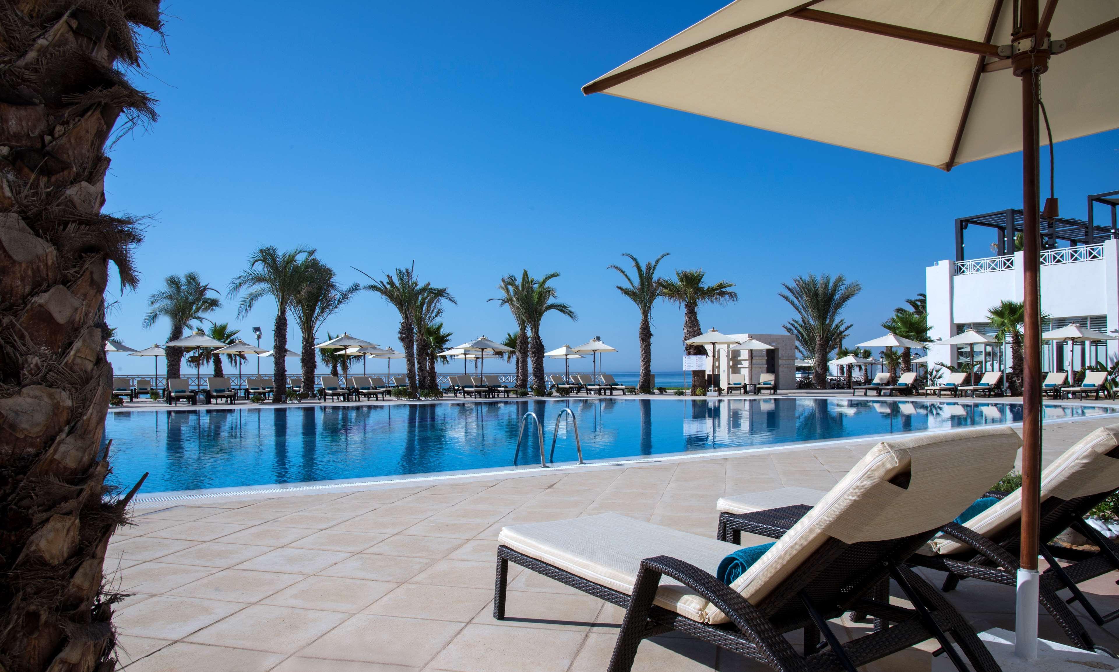 Radisson Blu Resort & Thalasso Hammamet Eksteriør billede The pool at the Royal Beach Palace
